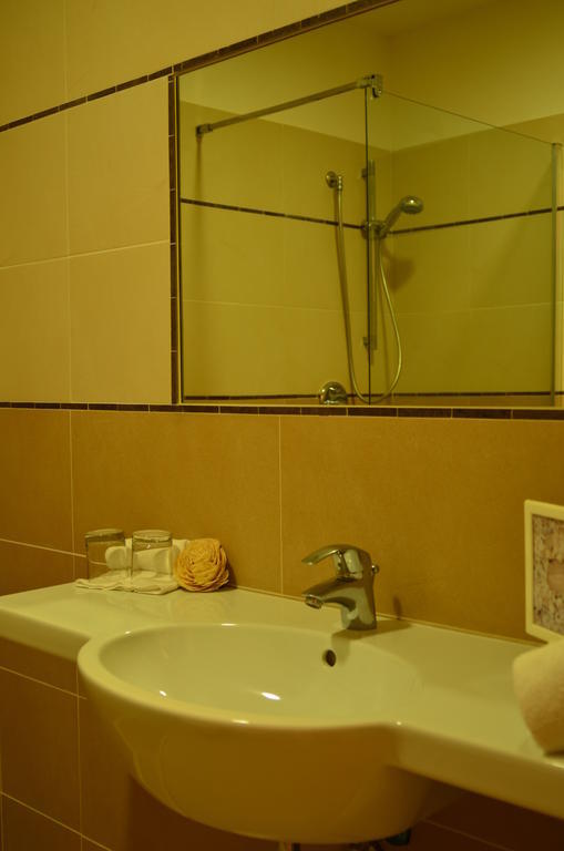 Hotel Mirage Milano Marittima Exterior photo