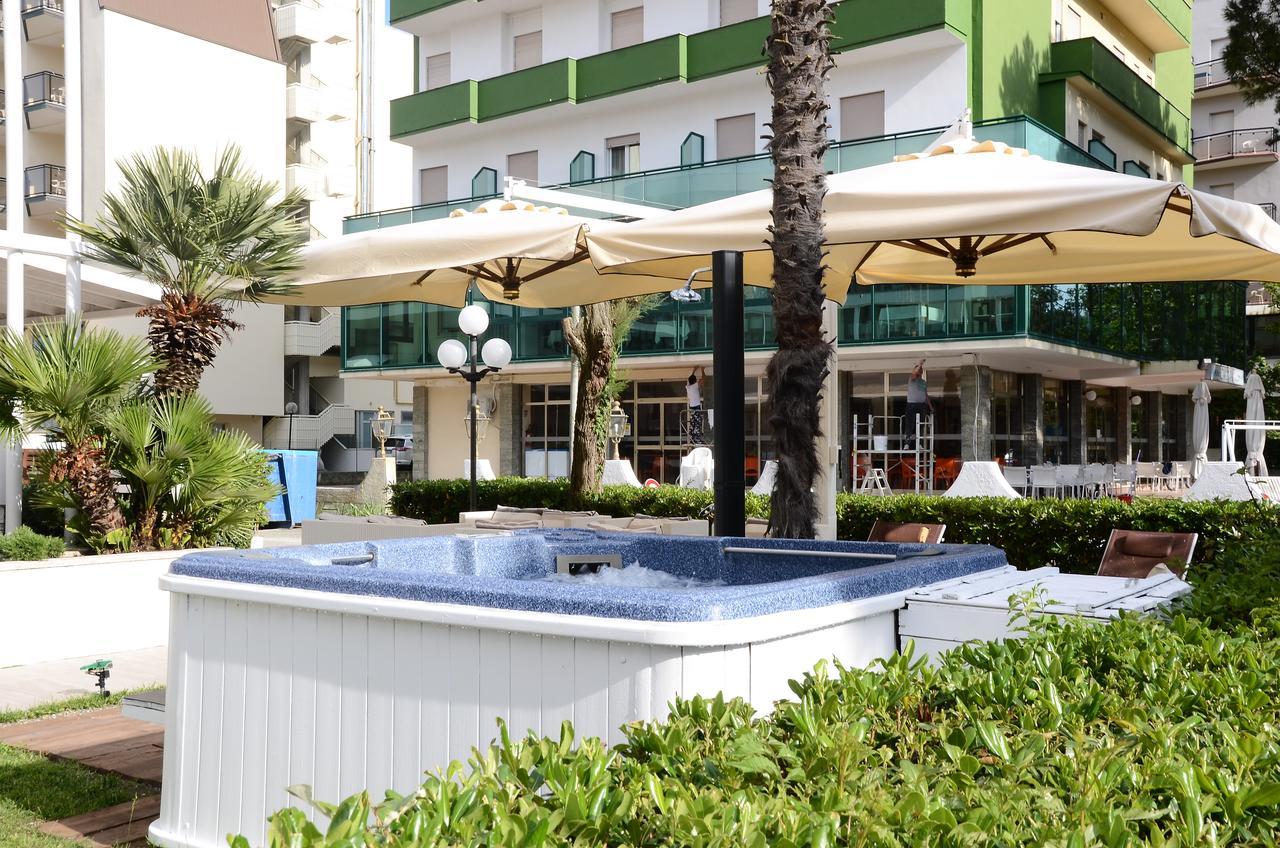 Hotel Mirage Milano Marittima Exterior photo